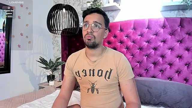 Snapshot of Edward_max chatting on 02.17.26 Edward max online show from 02.17.26