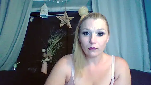 DevilsAngel13 online show from 09.16.25