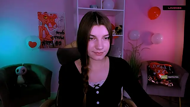 Snapshot of pure_radiance1 chatting on 02.24.25 pure radiance1 online show from 02.24.25