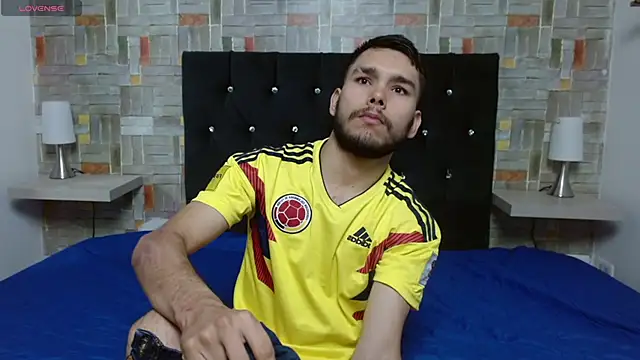 Snapshot of sebas_mds chatting on 03.20.25 sebas mds online show from 03.20.25