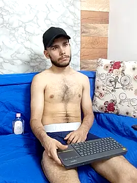 Snapshot of sebas_mds chatting on 03.21.25 sebas mds online show from 03.21.25