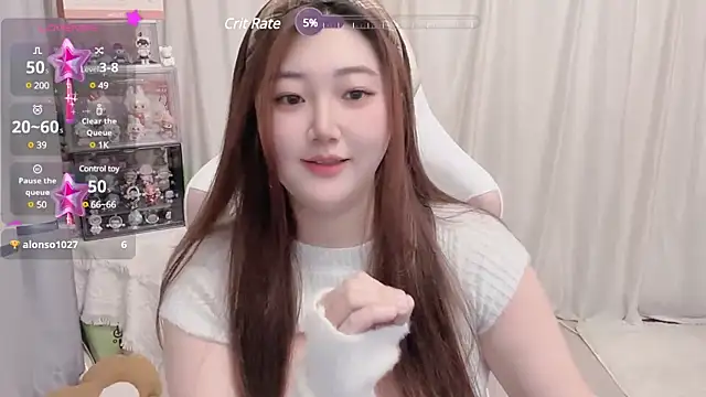 Stars Elyn online show from 03.13.25