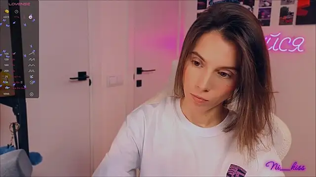 Snapshot of _ni_kiss chatting on 09.23.25 ni kiss online show from 09.23.25