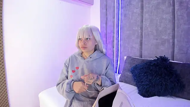 KatherineGomez online show from 01.16.25