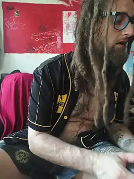 Snapshot of Ozomitro chatting on 06.29.26 Ozomitro online show from 06.29.26