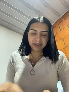 Hilary pinkk online show from 04.17.26