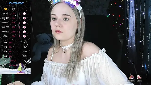 Snapshot of Your_small_bunny chatting on 12.25.24 Your small bunny online show from 12.25.24