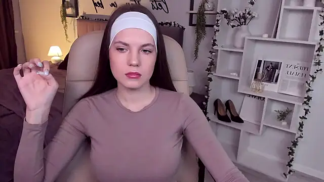 BellaSweetHeart online show from 01.21.25