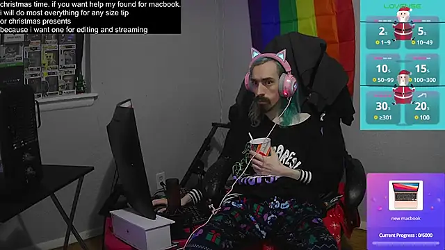 Snapshot of tallnerdyguy chatting on 12.27.24 tallnerdyguy online show from 12.27.24