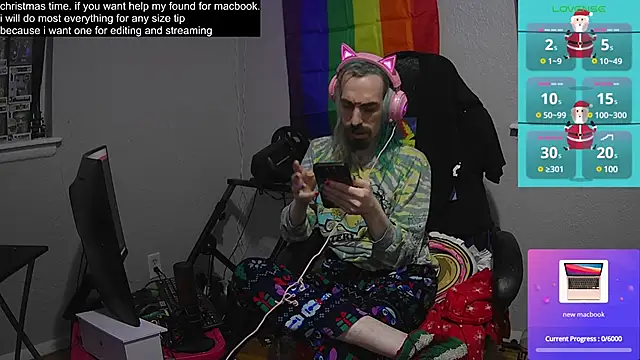 Snapshot of tallnerdyguy chatting on 12.28.24 tallnerdyguy online show from 12.28.24