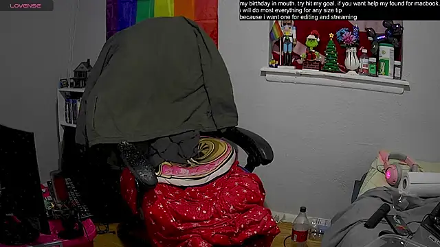 Snapshot of tallnerdyguy chatting on 01.28.25 tallnerdyguy online show from 01.28.25