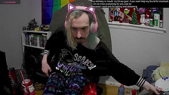 Snapshot of tallnerdyguy chatting on 02.01.25 tallnerdyguy online show from 02.01.25