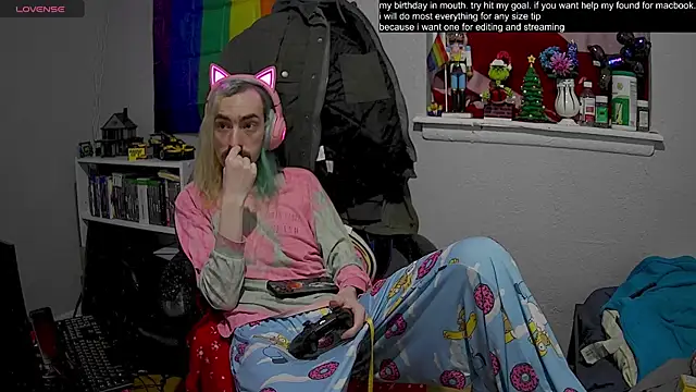 Snapshot of tallnerdyguy chatting on 02.02.25 tallnerdyguy online show from 02.02.25