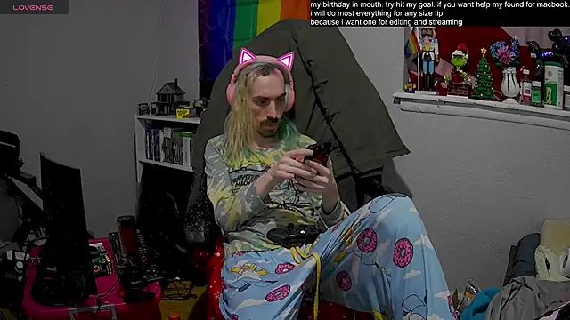 Snapshot of tallnerdyguy chatting on 02.04.25 tallnerdyguy online show from 02.04.25