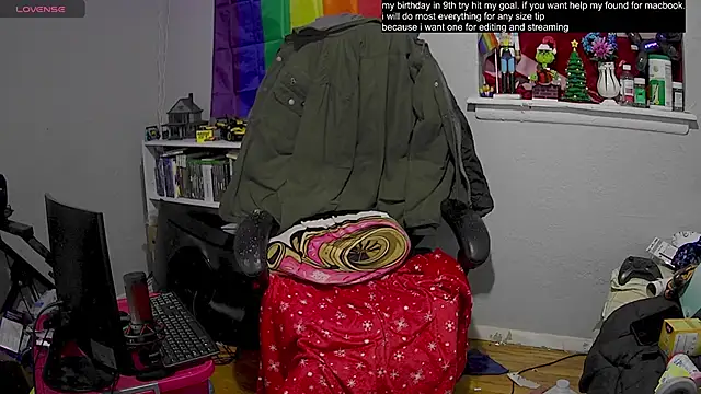 Snapshot of tallnerdyguy chatting on 02.12.25 tallnerdyguy online show from 02.12.25