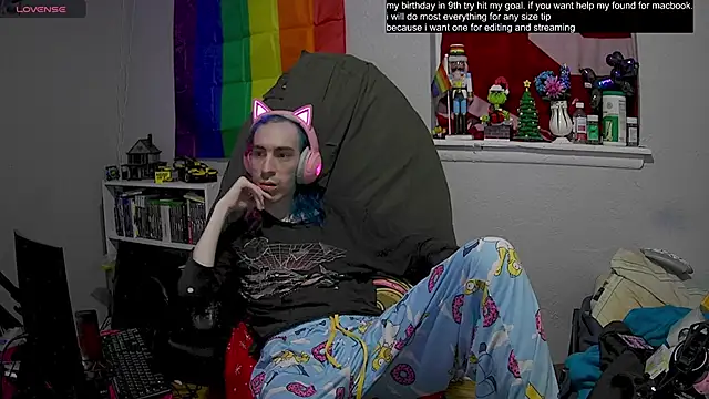 Snapshot of tallnerdyguy chatting on 02.15.25 tallnerdyguy online show from 02.15.25