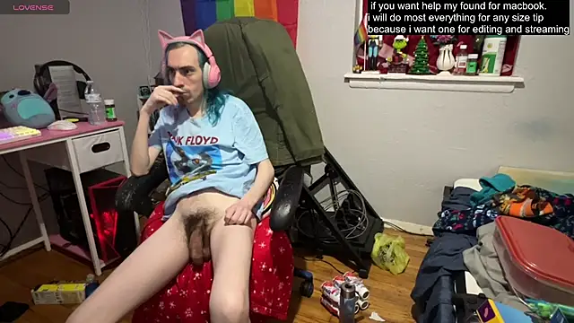 Snapshot of tallnerdyguy chatting on 03.15.25 tallnerdyguy online show from 03.15.25