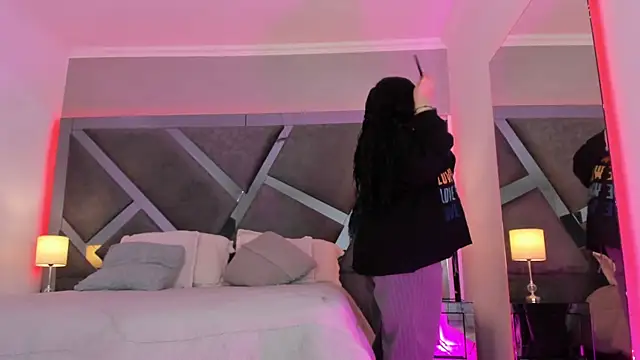 AmberiniHoffman online show from 03.08.25