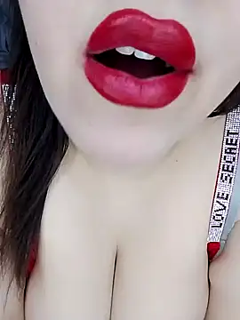 Snapshot of sexy-mariya chatting on 10.23.25 sexy-mariya online show from 10.23.25