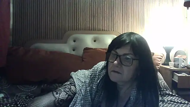 Snapshot of AlanaLaDream chatting on 12.20.24 AlanaLaDream online show from 12.20.24