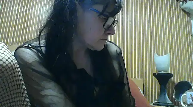 Snapshot of AlanaLaDream chatting on 02.06.25 AlanaLaDream online show from 02.06.25