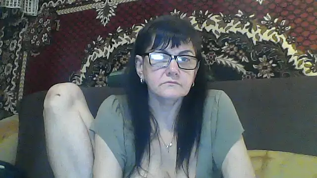 Snapshot of AlanaLaDream chatting on 11.09.25 AlanaLaDream online show from 11.09.25