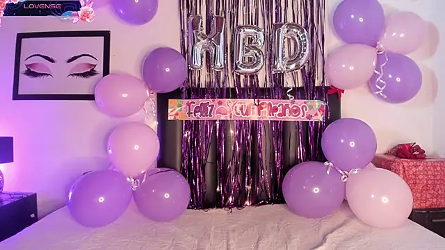 Khenta Michells online show from 12.23.25