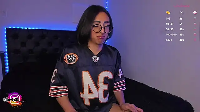 Skyler  blue4 online show from 02.24.25