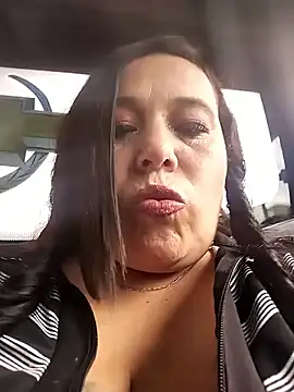 sara pineros online show from 02.17.25