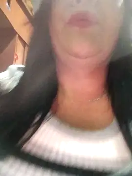 Snapshot of sara_pineros chatting on 10.11.25 sara pineros online show from 10.11.25