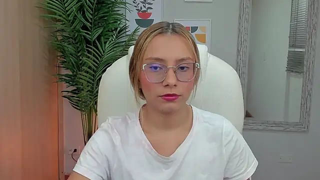Mia Sanchez01 online show from 12.21.24
