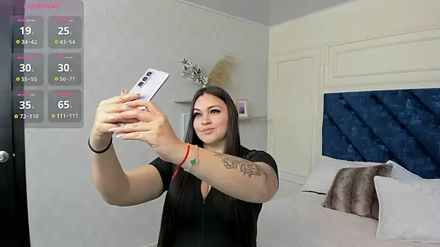 Charlotte Mayer online show from 12.05.25