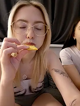 Snapshot of KeithTown chatting on 02.13.26 KeithTown online show from 02.13.26