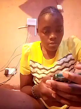 QUEEN-NAIMA online show from 09.25.25