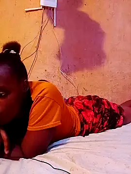 QUEEN-NAIMA online show from 10.12.25