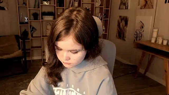 Elainebeness online show from 09.21.25