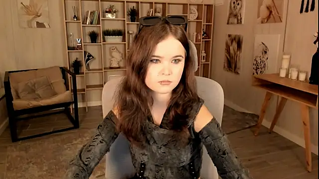 Elainebeness online show from 09.24.25