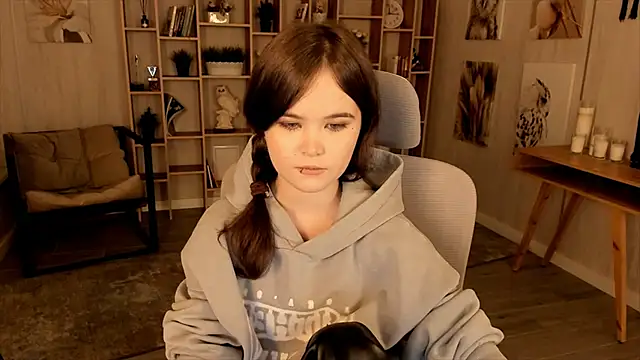 Elainebeness online show from 10.03.25