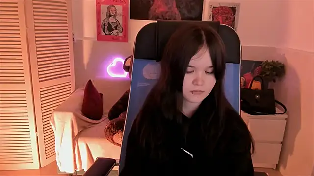 Elainebeness online show from 11.06.25