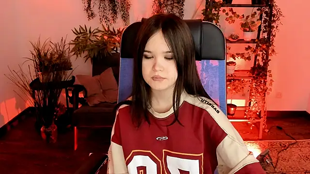 Elainebeness online show from 11.28.25