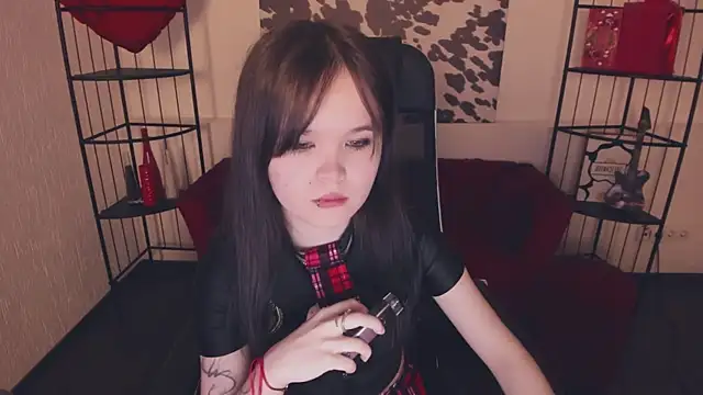 Elainebeness online show from 04.07.26