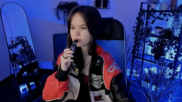 Elainebeness online show from 04.18.26