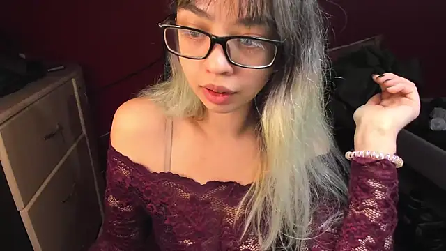 Snapshot of Ad0re_Me chatting on 10.23.25 Ad0re Me online show from 10.23.25