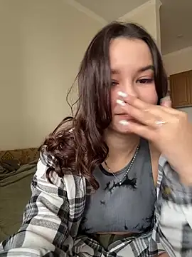 PoppyRobinson online show from 12.08.24