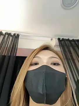 Snapshot of LucyKI chatting on 01.09.25 LucyKI online show from 01.09.25