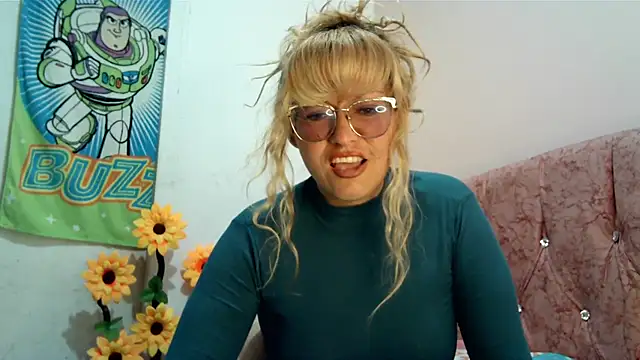 taylor198115 online show from 12.25.24