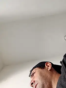 Snapshot of Gostozim7 chatting on 12.14.24 Gostozim7 online show from 12.14.24