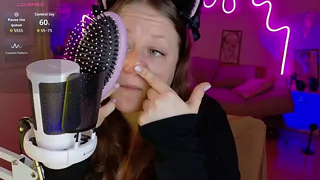 LizzyShine online show from 10.22.25