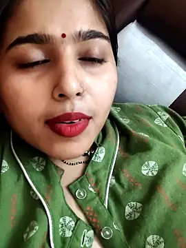 Snapshot of Sweet-Rani chatting on 04.15.26 Sweet-Rani online show from 04.15.26