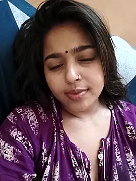 Snapshot of Sweet-Rani chatting on 04.21.26 Sweet-Rani online show from 04.21.26